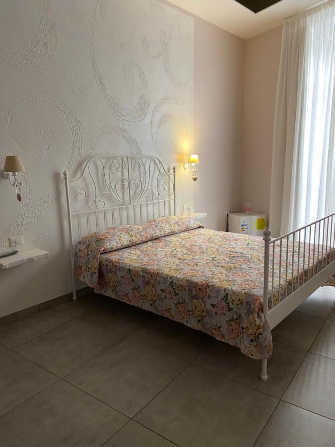 Beb La Gemma Bed & Breakfast Naples Exterior photo
