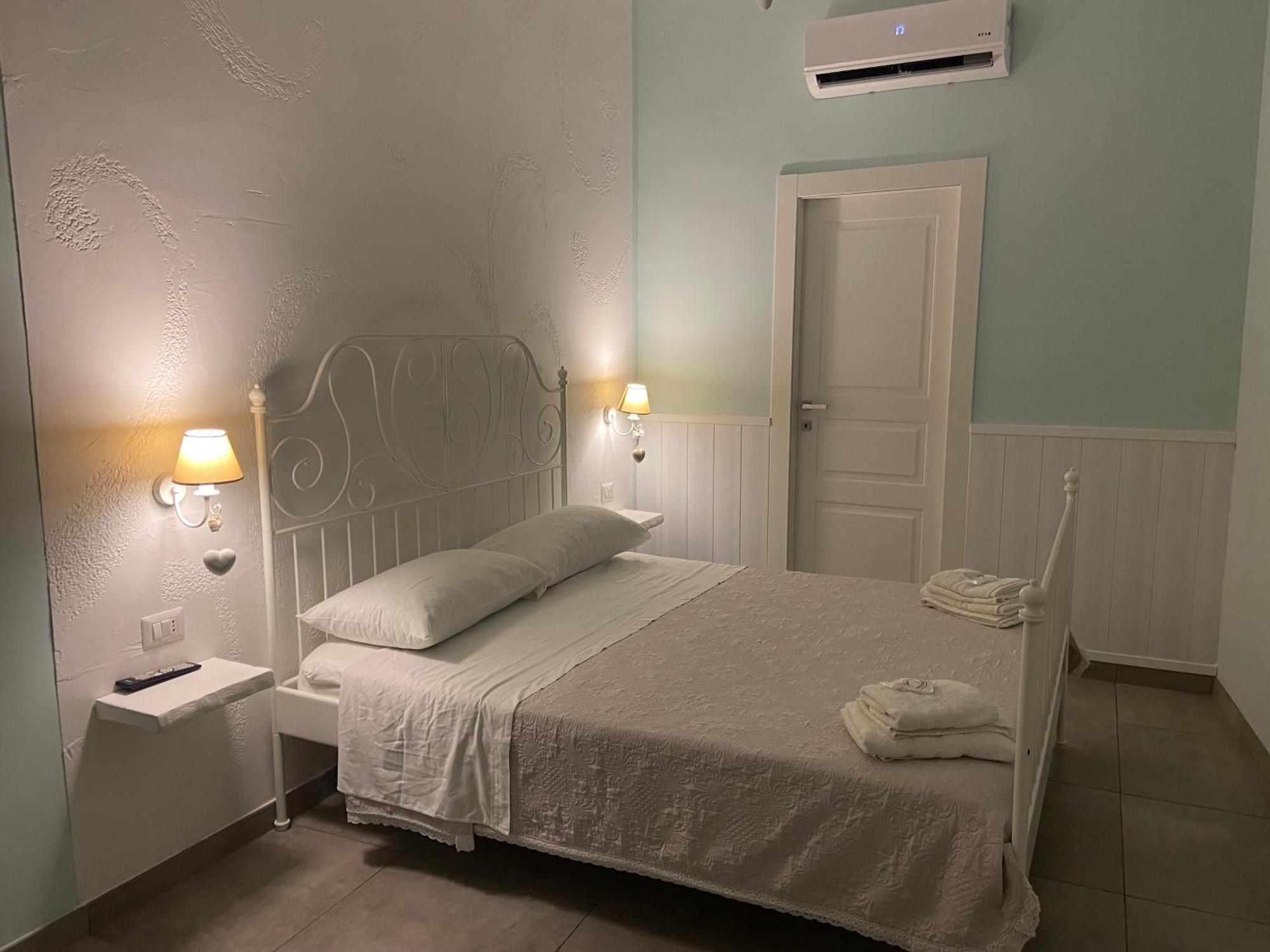 Beb La Gemma Bed & Breakfast Naples Exterior photo